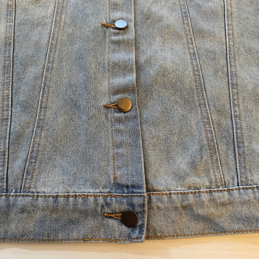 POL Light Wash Denim Jacket Knit Sweater Sleeves Size Large - Picture 9 of 16